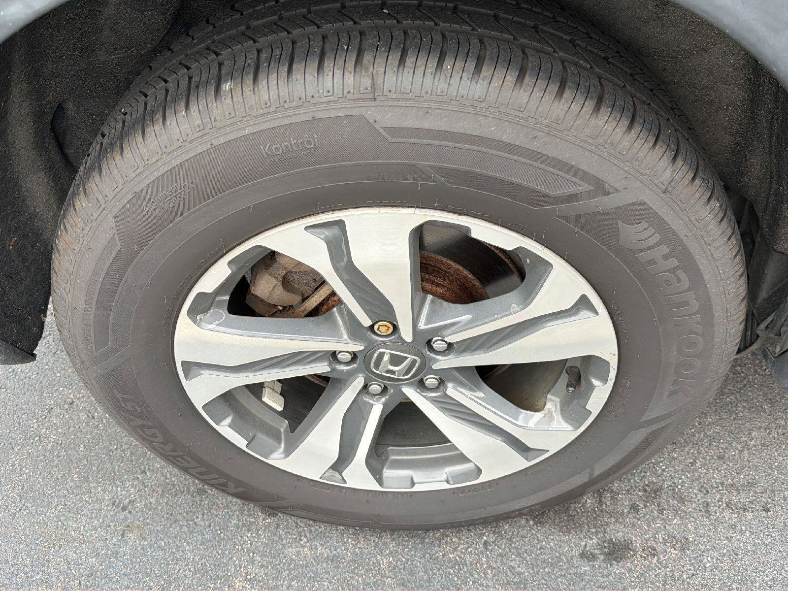 Used 2017 Honda CR-V LX image 2