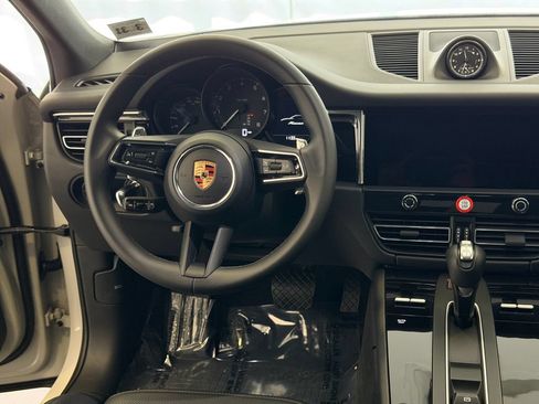 Certified 2026 Porsche Macan AWD/4WD image 20