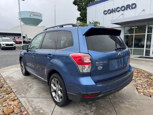 Used 2017 Subaru Forester 2.5i Touring AWD/4WD image 8