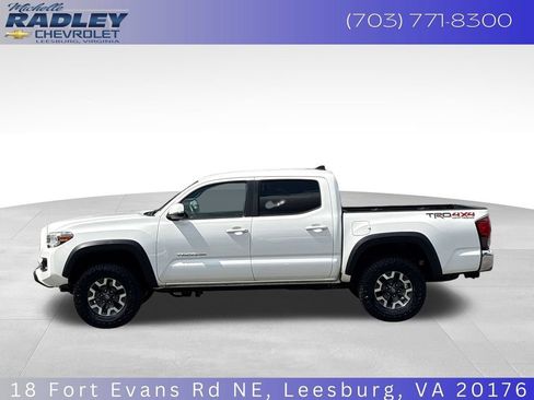 Used 2019 Toyota Tacoma TRD Off-Road AWD/4WD image 2