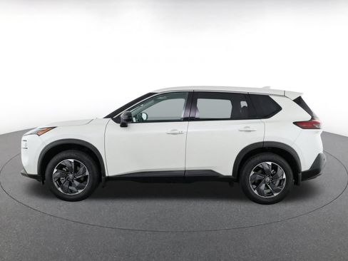 Used 2025 Nissan Rogue SV AWD/4WD image 4