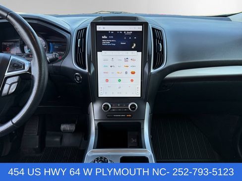 Certified 2024 Ford Edge SEL w/ Convenience Package AWD/4WD image 11