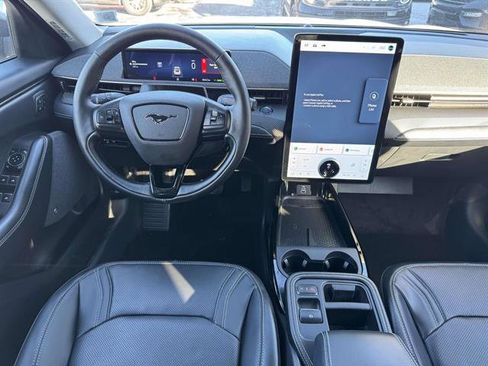 Used 2025 Ford Mustang Mach-E Premium image 9