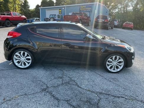 Used 2012 Hyundai Veloster w/ Style Pkg FWD image 15