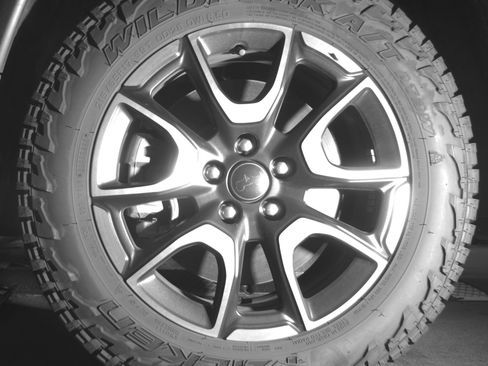 Used 2025 Jeep Compass Trailhawk AWD/4WD image 12