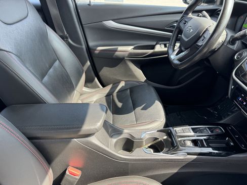 Certified 2023 Chevrolet Bolt EUV LT w/ Convenience Package image 8
