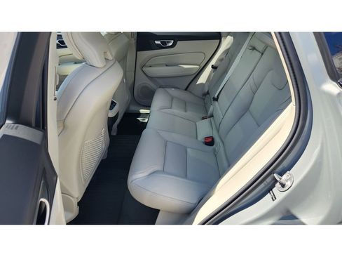 New 2026 Volvo XC60 B5 Ultra w/ Protection Package Premier AWD/4WD image 11