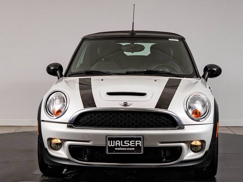 Used 2014 MINI Cooper S FWD image 2