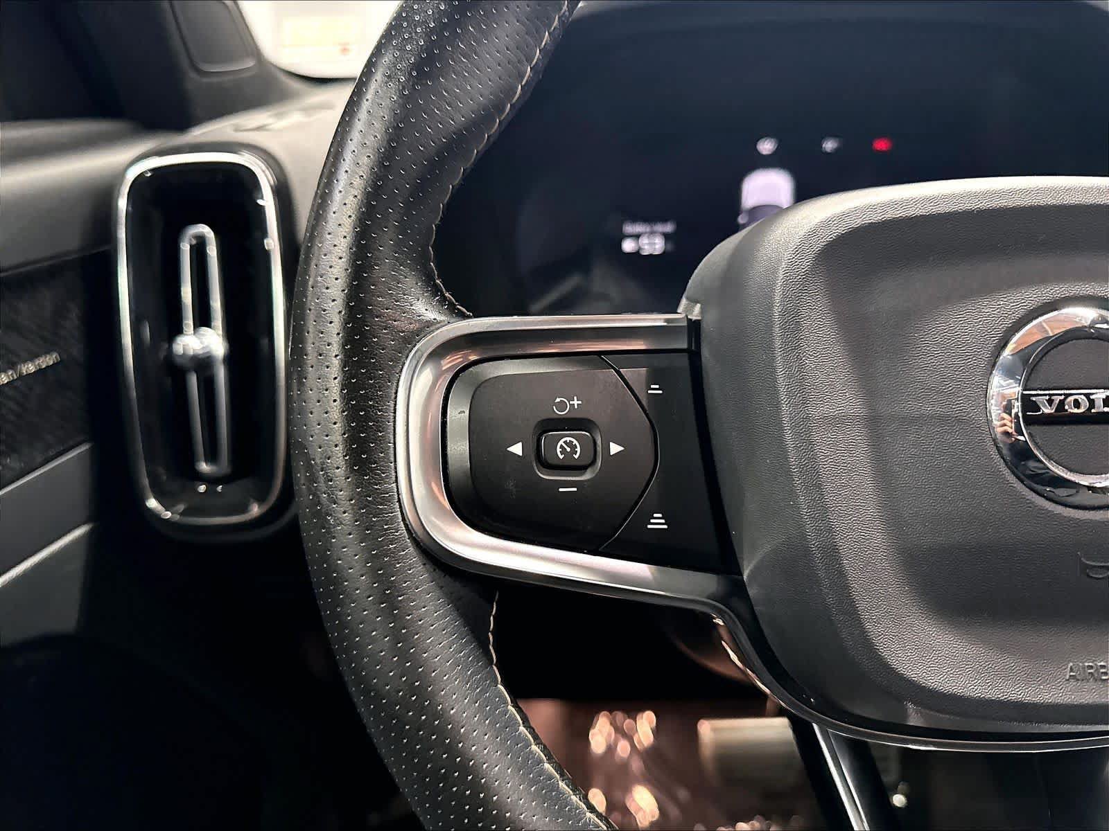 Used 2021 Volvo XC40 P8 Recharge w/ Advanced Package AWD/4WD image 19
