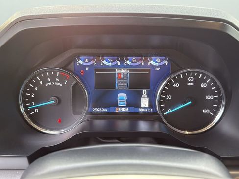 Used 2023 Ford Expedition XLT image 14