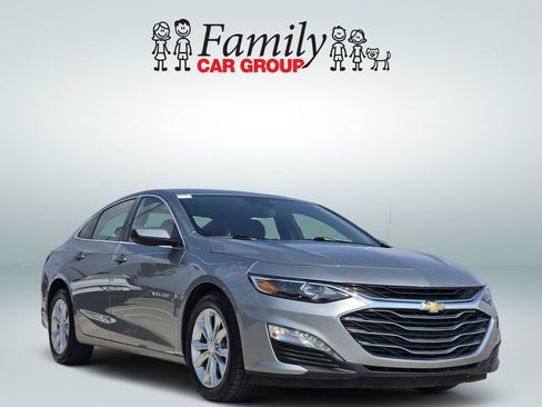 Used 2025 Chevrolet Malibu LT FWD image 2