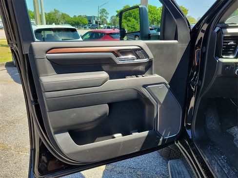 New 2025 GMC Sierra 2500 Denali w/ Denali Reserve Package image 7