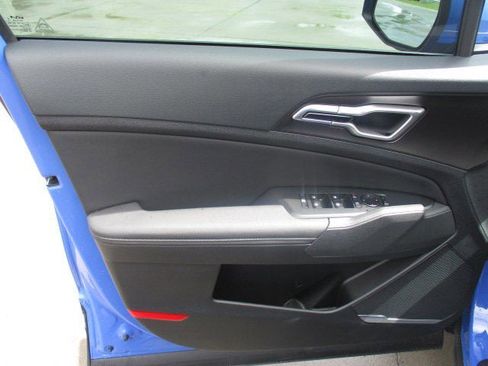 New 2026 Kia Sportage EX w/ EX Panorama Roof Package image 17