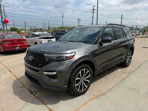 Used 2020 Ford Explorer ST w/ Premium Technology Package AWD/4WD image 5