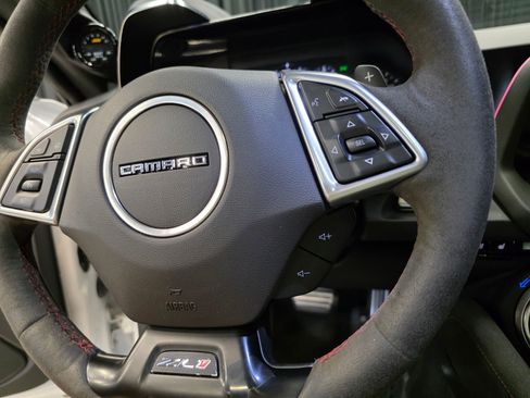 Used 2021 Chevrolet Camaro ZL1 RWD image 31