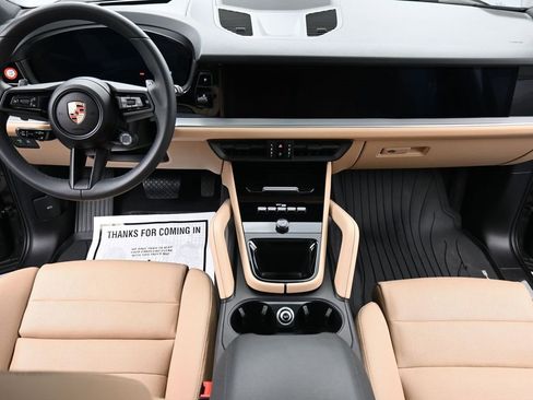 Used 2025 Porsche Cayenne image 12