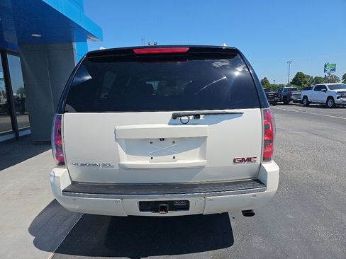 Used 2013 GMC Yukon XL Denali AWD/4WD image 16