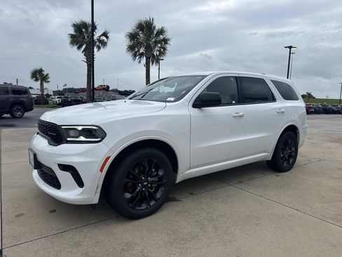 Used 2025 Dodge Durango GT AWD/4WD image 2