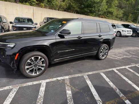 Used 2021 Jeep Grand Cherokee L Overland w/ Luxury Tech Group IV image 4