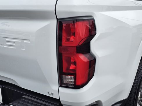 Used 2024 Chevrolet Colorado LT w/ LT Convenience Package III RWD image 9