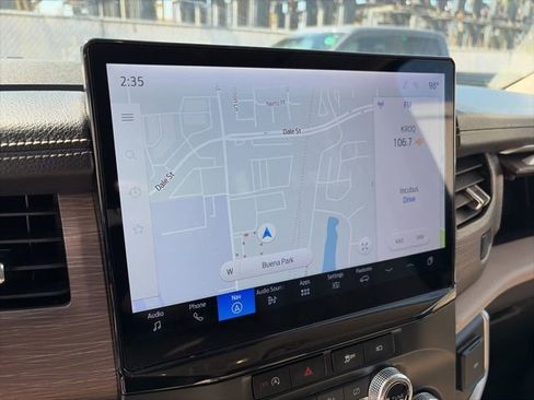 Used 2024 Ford Expedition Limited image 17