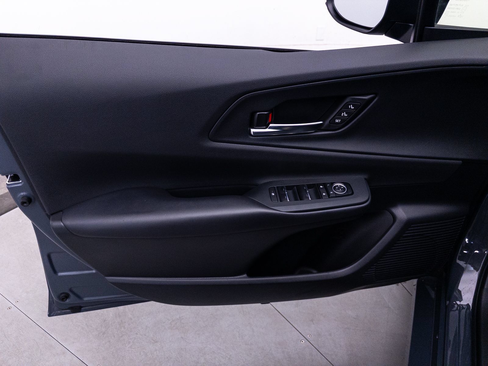 Used 2023 Toyota Prius Prime Premium w/ Advanced Technology Package FWD image 19