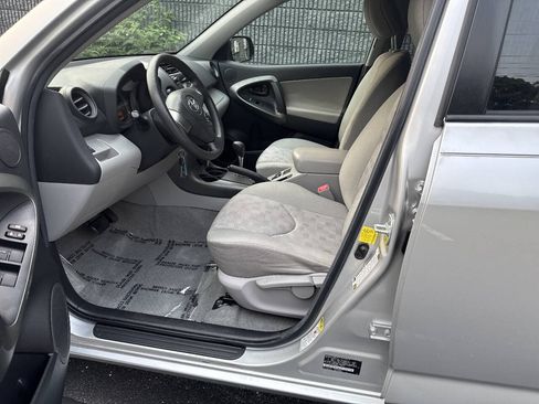 Used 2011 Toyota RAV4 2WD w/ Base L4 Extra Value Pkg image 9