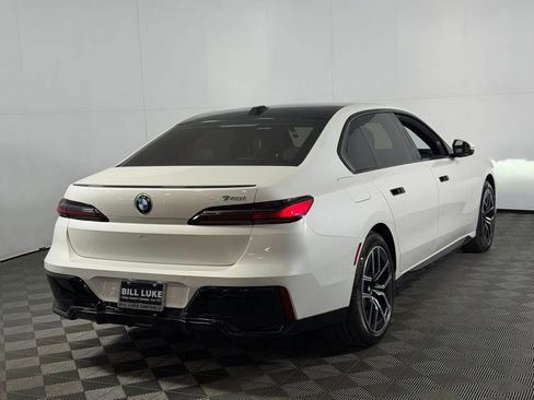 Used 2023 BMW 740i w/ Executive Package RWD image 5