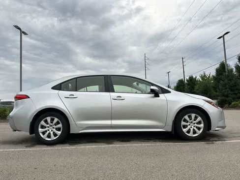 Used 2021 Toyota Corolla LE FWD image 3