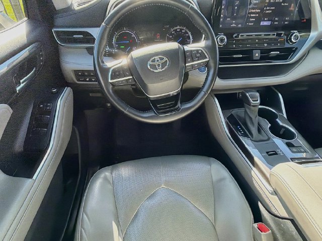 Used 2020 Toyota Highlander Platinum AWD/4WD image 20