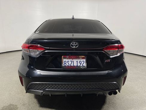 Certified 2021 Toyota Corolla SE w/ SE Premium Package FWD image 4