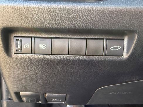 Used 2019 Toyota RAV4 XLE image 17