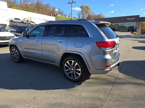 Used 2018 Jeep Grand Cherokee Overland image 3