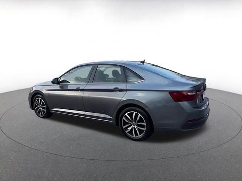 Used 2025 Volkswagen Jetta SE image 11