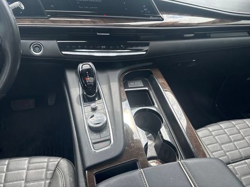 Used 2024 Cadillac Escalade Sport Platinum w/ LPO, ONYX Package AWD/4WD image 14