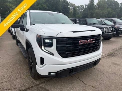 Used 2024 GMC Sierra 1500 Elevation w/ X31 Off-Road Package AWD/4WD image 4
