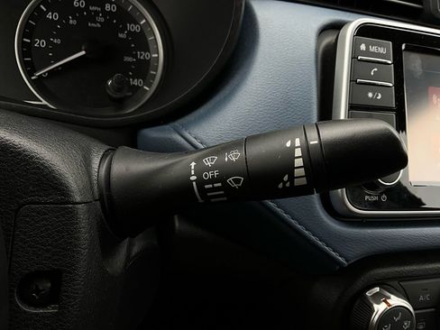 Used 2025 Nissan Versa SV image 32