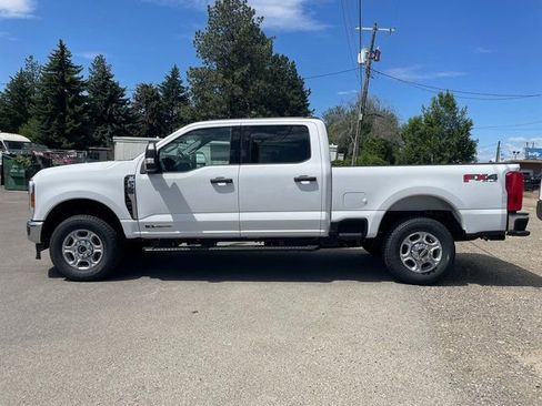 New 2025 Ford F350 XLT w/ FX4 Off-Road Package image 9