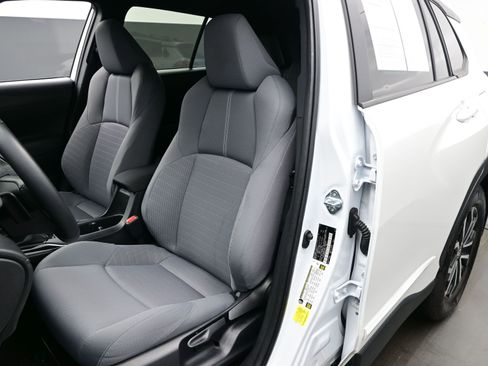 Used 2025 Toyota Corolla Cross AWD Hybrid w/ Moonroof Package image 11