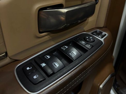 Used 2024 RAM 2500 Limited w/ Safety Group image 30