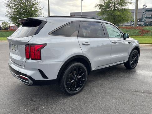 Used 2023 Kia Sorento SX AWD/4WD image 9