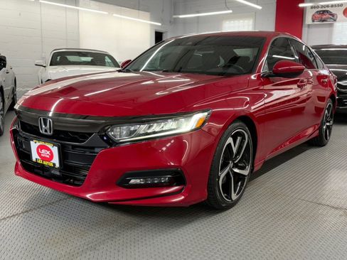 Used 2018 Honda Accord Sport image 2