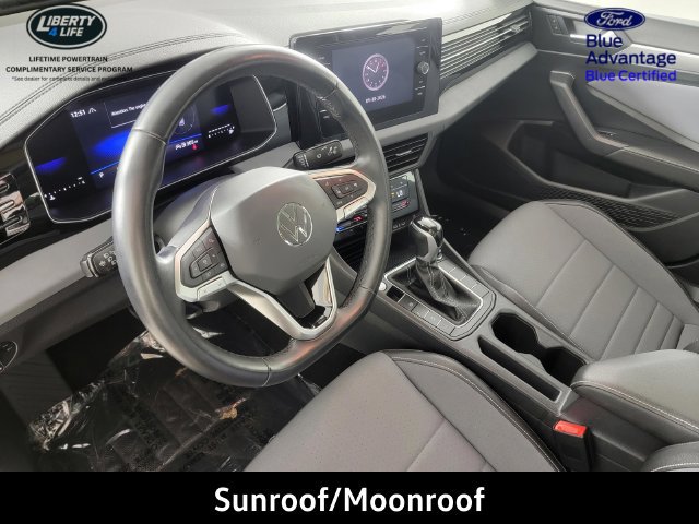 Used 2025 Volkswagen Jetta SE FWD image 13