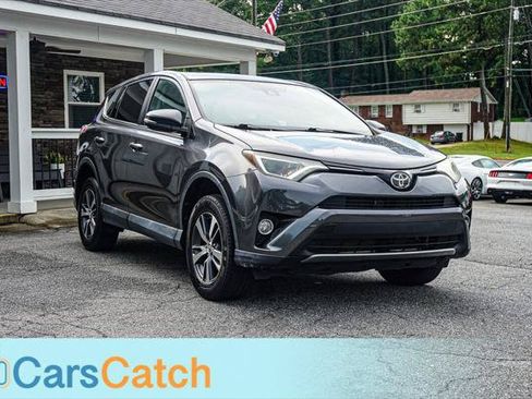Used 2018 Toyota RAV4 XLE FWD image 10