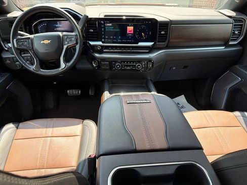 Used 2024 Chevrolet Silverado 3500 High Country w/ Technology Package AWD/4WD image 22