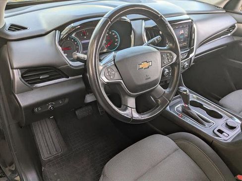 Used 2020 Chevrolet Traverse LT FWD image 10