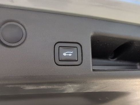 Used 2024 Chevrolet Equinox LT image 33