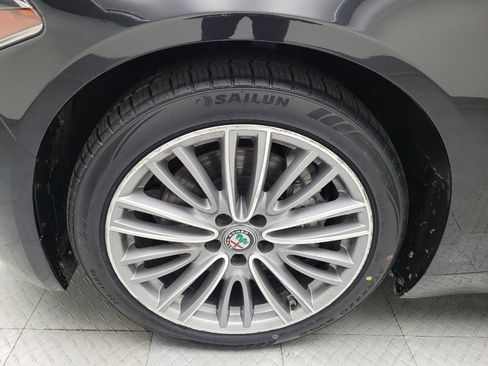 Used 2019 Alfa Romeo Giulia Ti w/ Quick Order Package 22X Lusso image 31