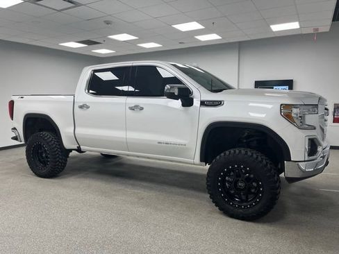 Used 2020 GMC Sierra 1500 SLT w/ X31 Off-Road Package AWD/4WD image 11