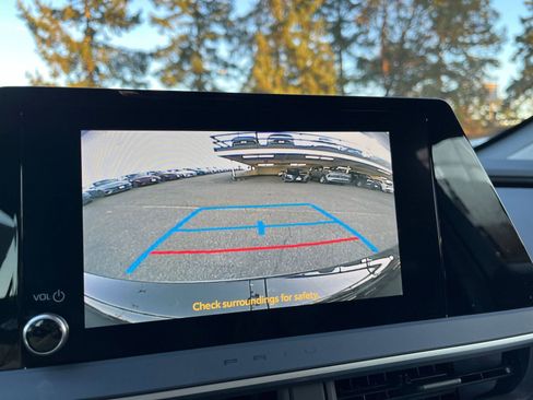 Used 2025 Toyota Prius LE image 17